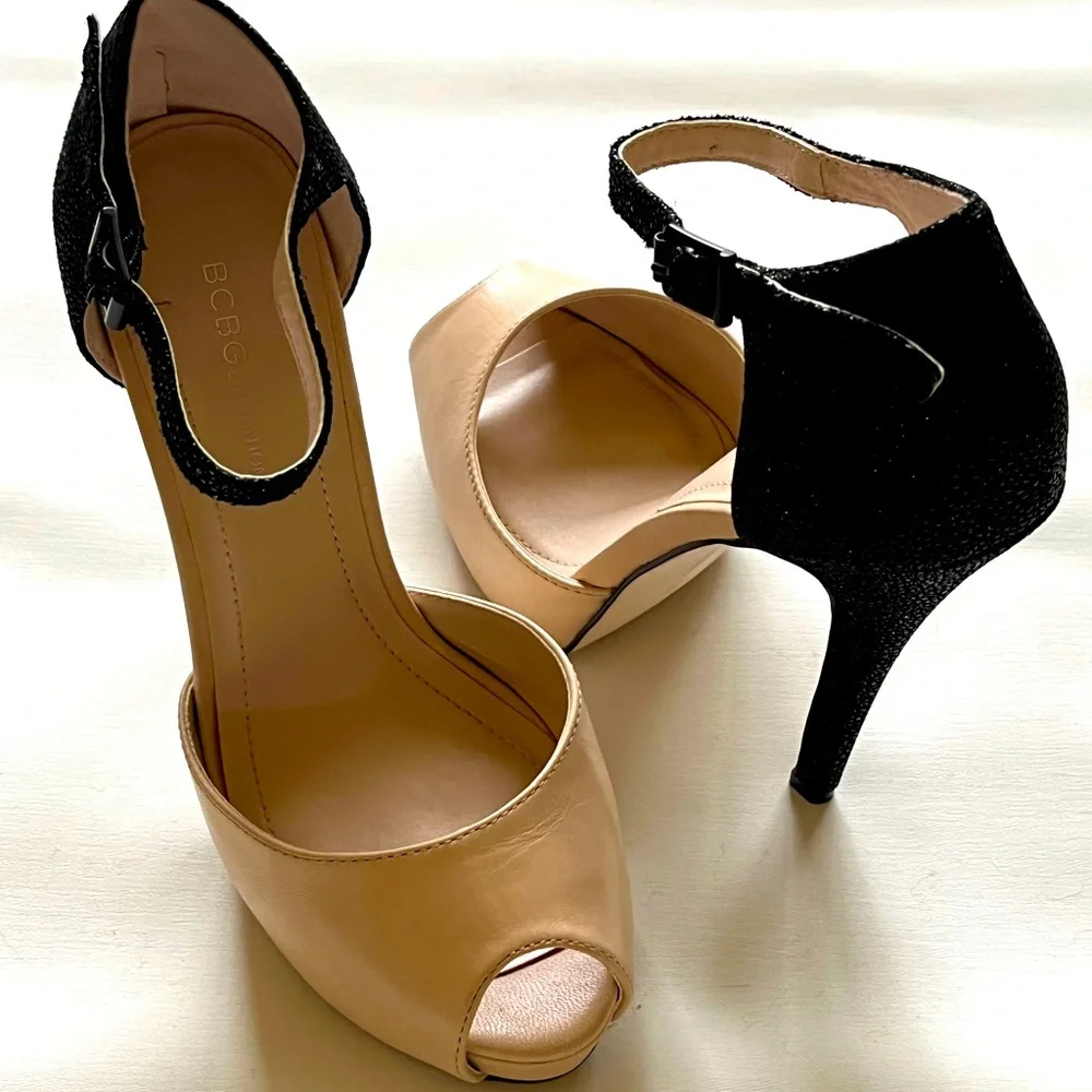 BCBG Platform Heels 👠 - Picture 1 of 5